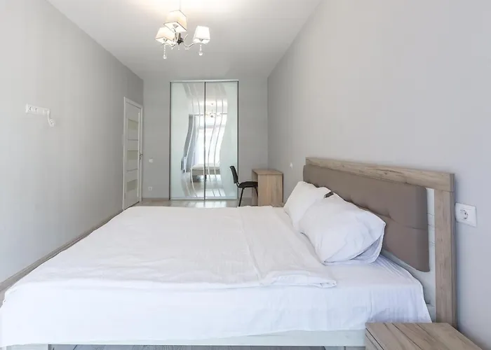 на вулиці чорновола 16г, від власника сучасна в львові будинок авалон 2 кімнати Leópolis